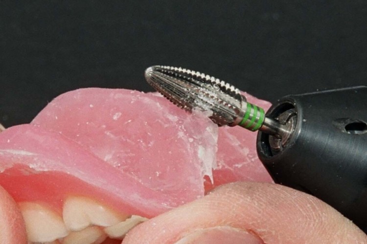 Frez protetyczny HFL251QSCN-060 "płomień" do nylonu i acetalu (zdjęcie pracy).jpg