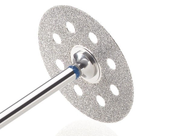 Gruby separator diamentowy 335, perforowany, nasyp obustronny (dół).jpg