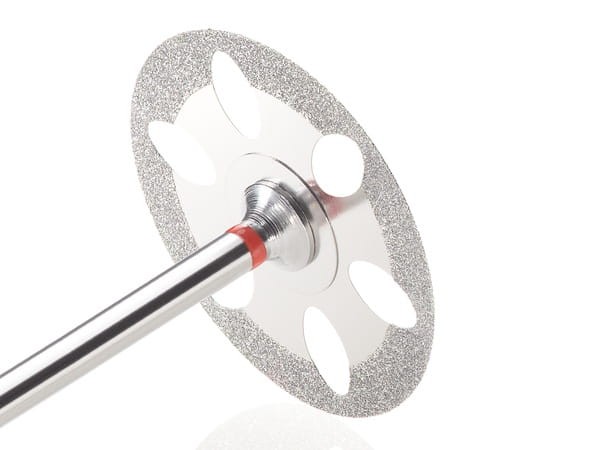 Separator diamentowy 393, perforowany, nasyp obustronny na krawędzi (tył).jpg