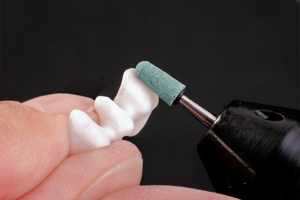 Kamień AllCeramic G8007 zaokrąglony stożek do cyrkonu i ceramiki (zdjęcie pracy).jpg